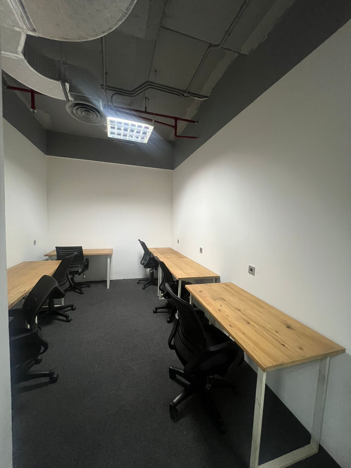 Ruang Kantor (Service Office) The Suite Tower - 6 pax