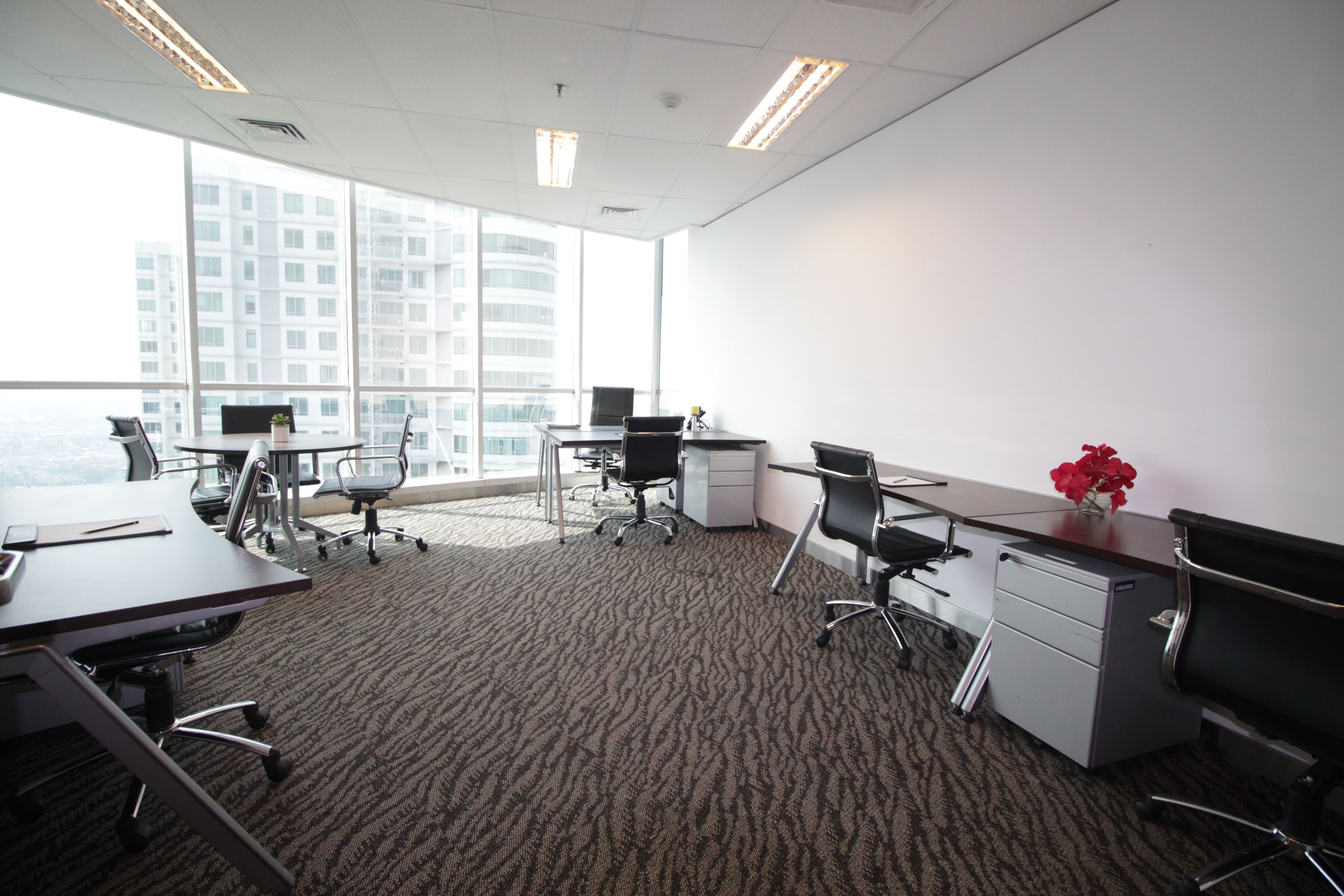 Ruang Kantor (Service Office) Axa Tower View Room- 9 Pax