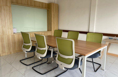 Ruang Rapat (Meeting Room) Graha Mako Inno Kapasitas 6 Orang