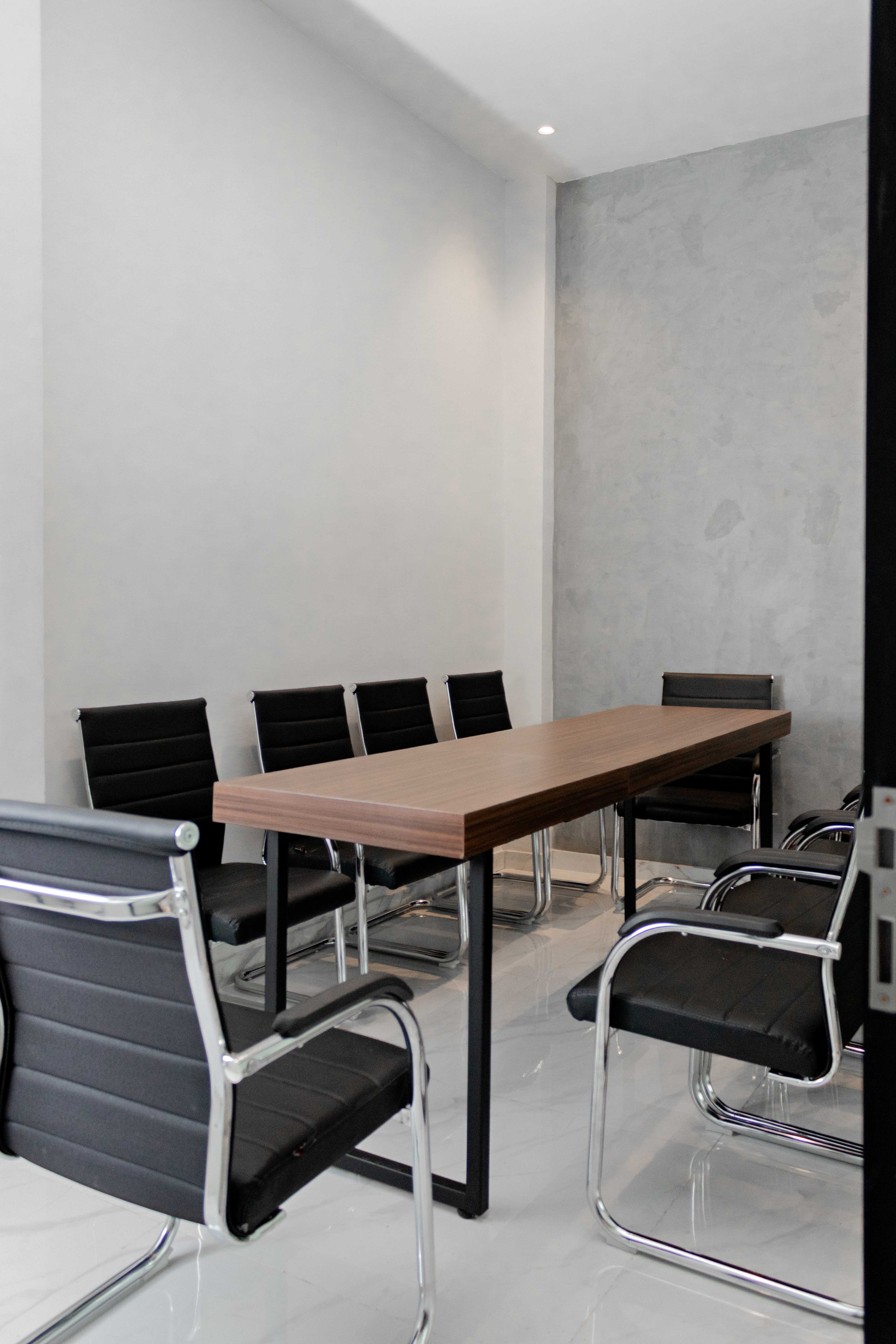 Ruang Rapat (Meeting Room) Kertajaya Kapasitas 10 Pax