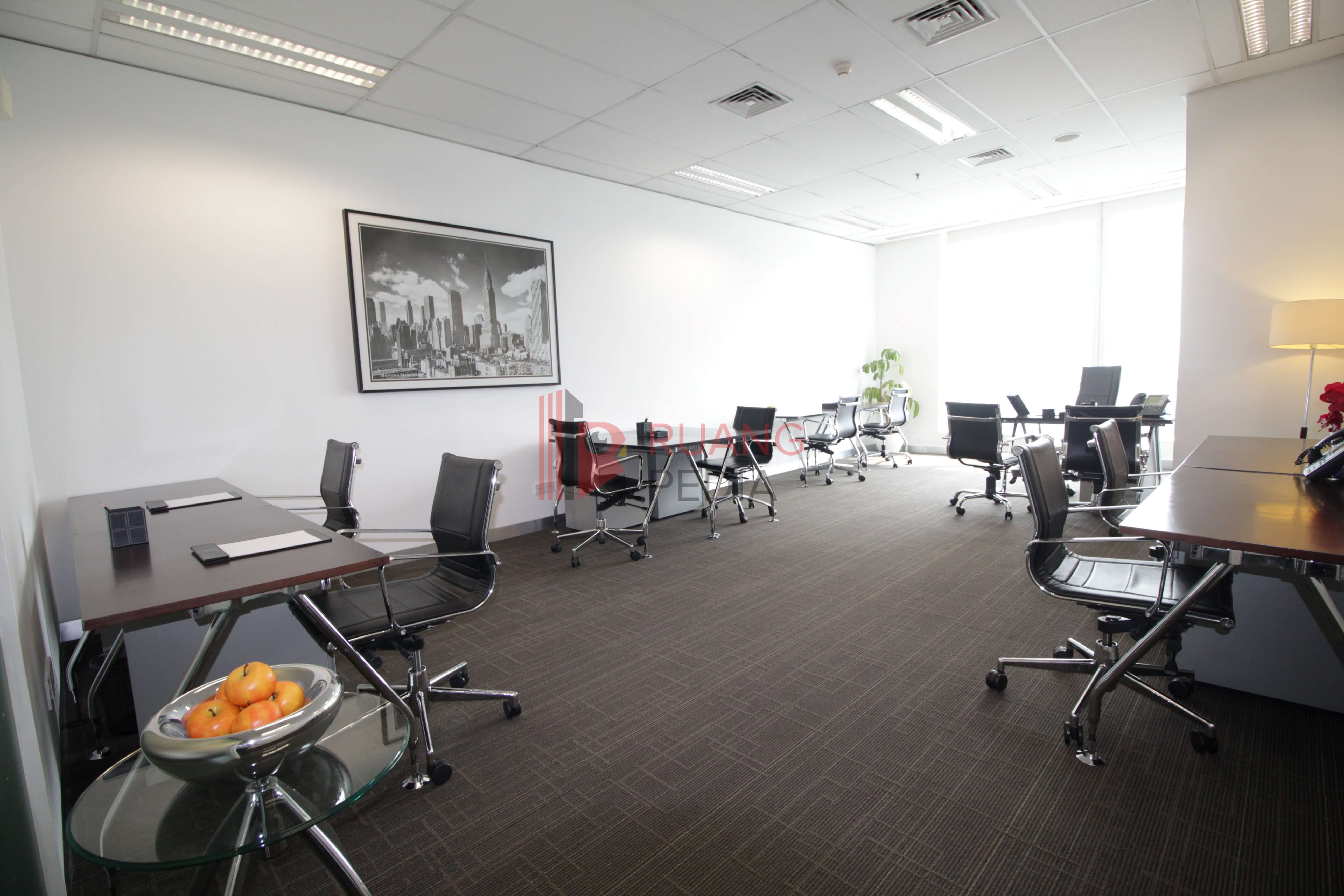 Ruang Kantor (Service Office) One Pacific Place View Room - 12 Pax