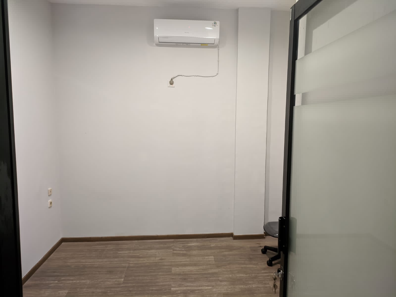 Ruang Kantor (Service Office) Ruko Daan Mogot - 4 pax